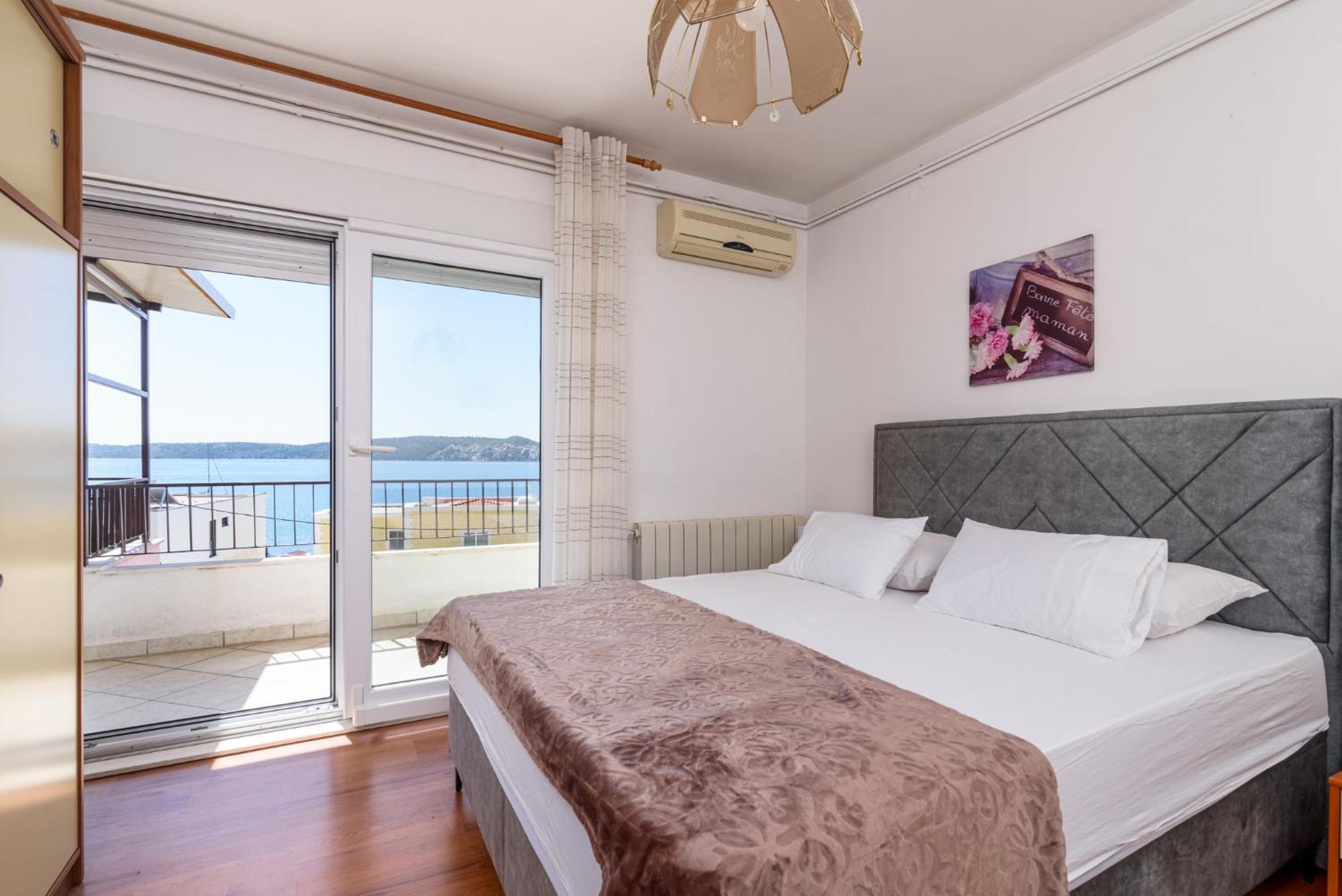 Apartments Villa Ivanka Трогир Екстериор снимка