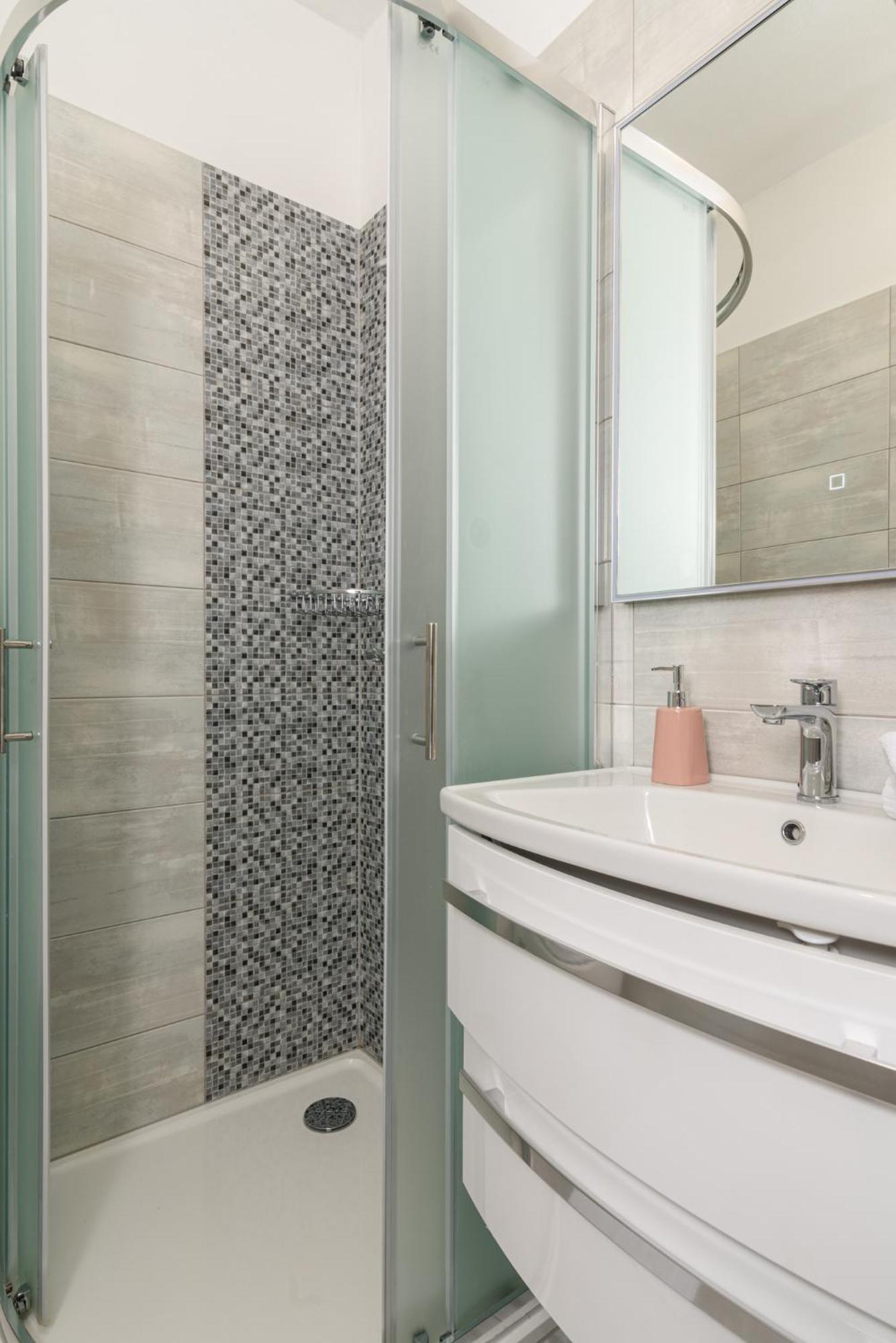 Apartments Villa Ivanka Трогир Екстериор снимка