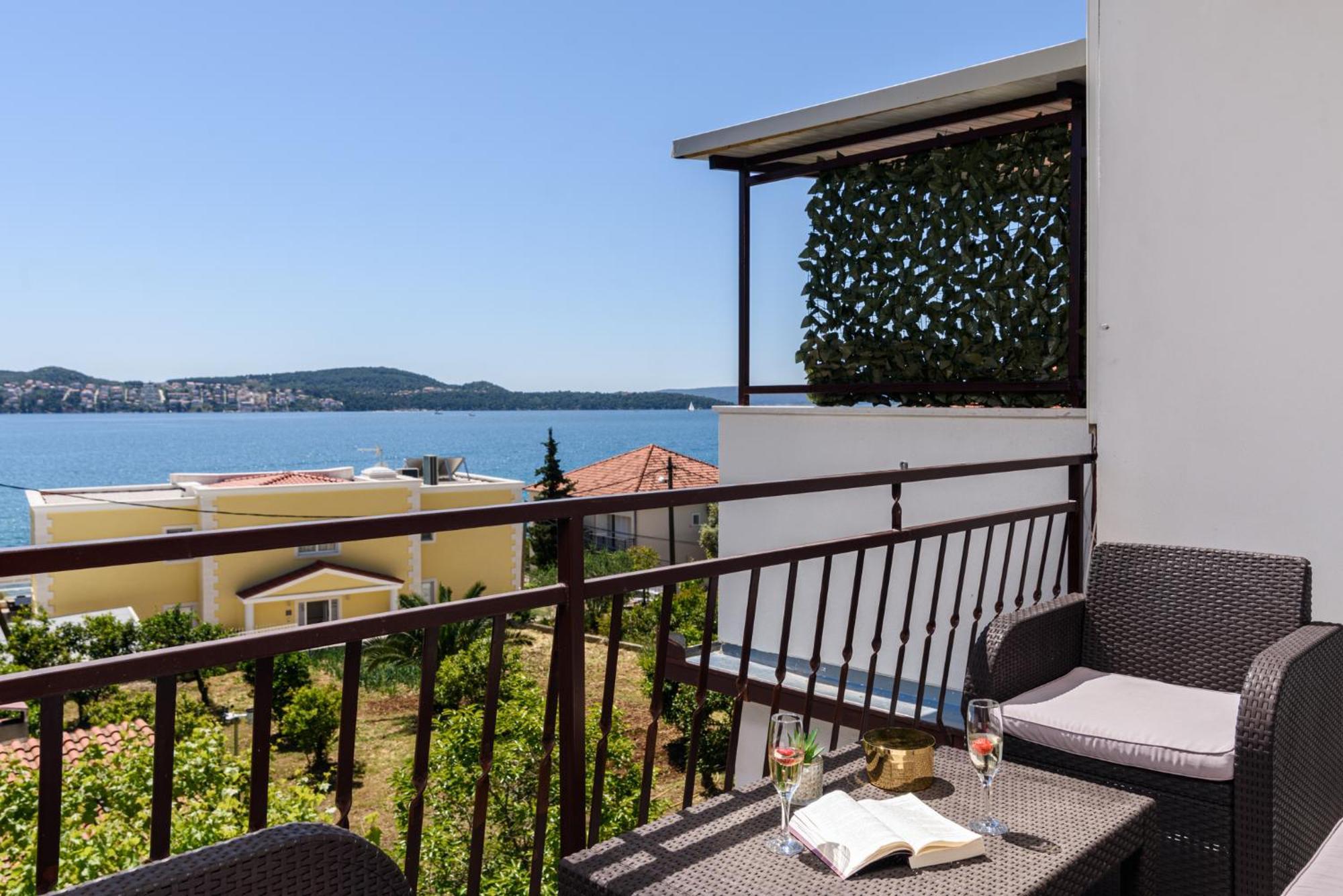 Apartments Villa Ivanka Трогир Екстериор снимка