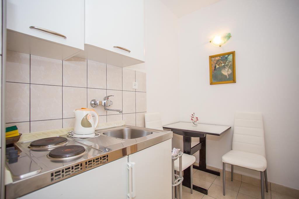 Apartments Villa Ivanka Трогир Екстериор снимка
