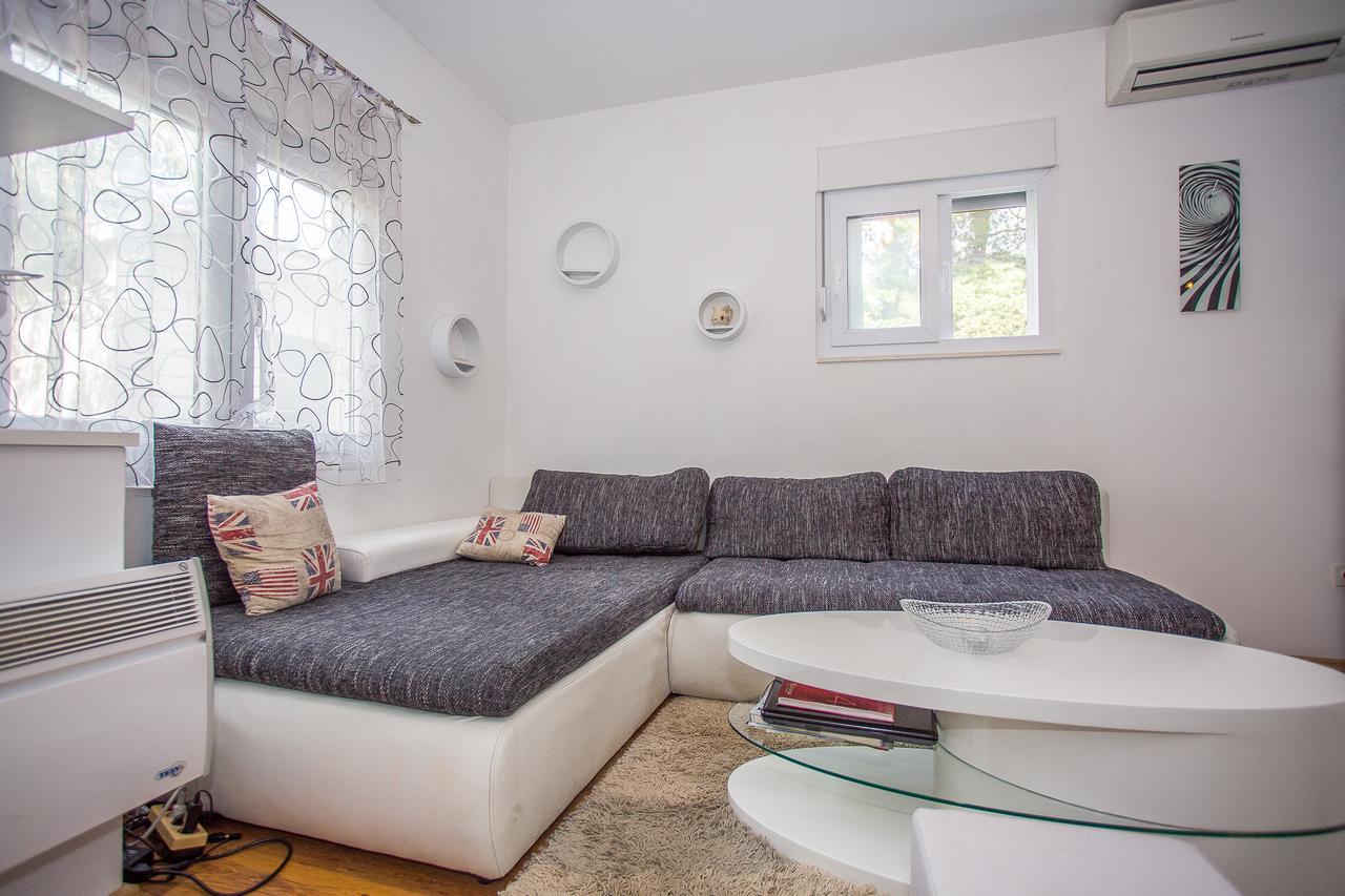 Apartments Villa Ivanka Трогир Екстериор снимка